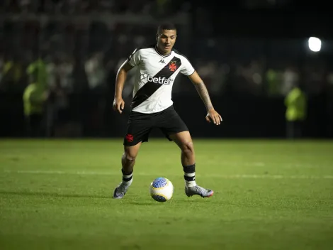 Matheus Carvalho ressalta momento no Vasco e comenta sobre disputa de posição