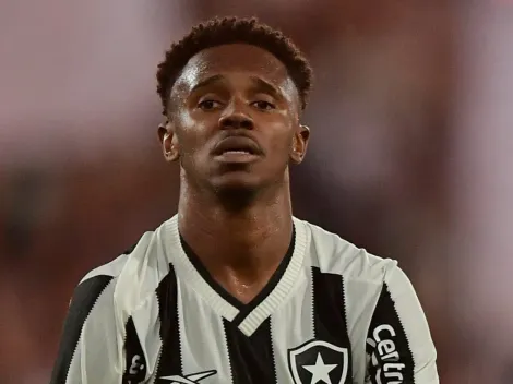 Torcida do Botafogo se preocupa após comunicado oficial sobre Jeffinho