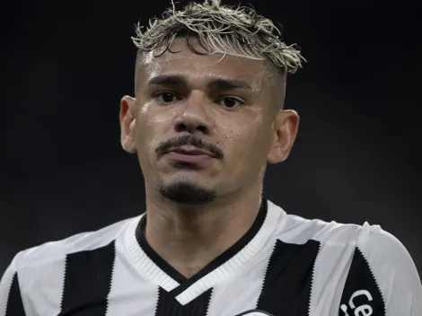 Botafogo recebe 'alerta' envolvendo Tiquinho e +1 atacante do Botafogo
