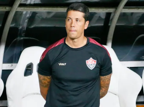Vitória desiste e atacante fechar acordo com outro clube brasileiro: "Chapéu?"