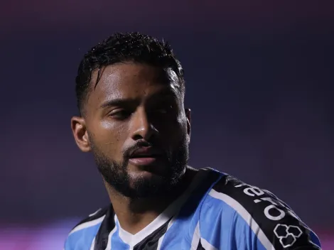 Grêmio sonda lateral do Porto para disputar posição com Reinaldo