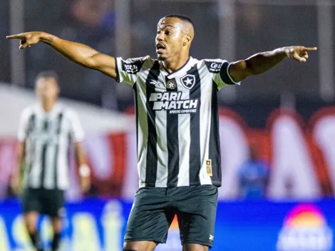 Marlon Freitas, volante do Botafogo, é advertido pelo STJD