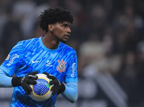 Corinthians fica a detalhe de acerto com Hugo Souza em definitivo