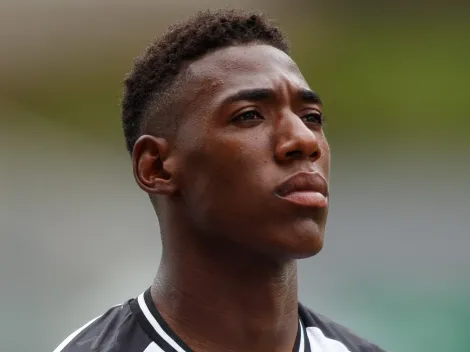 Vasco toma decisão importante sobre venda de Léo ao Athletico