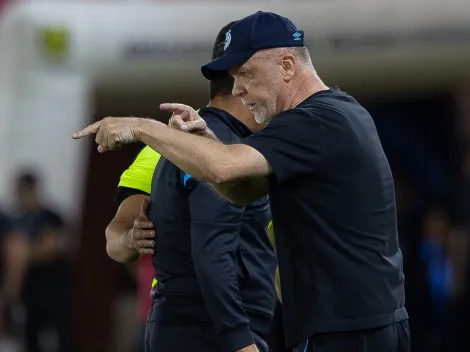 Bragantino vence o Grêmio, e torcida aprova demissão de Mano