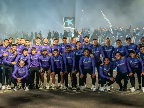 Racing faz bandeiraço antes de jogo contra o Flamengo