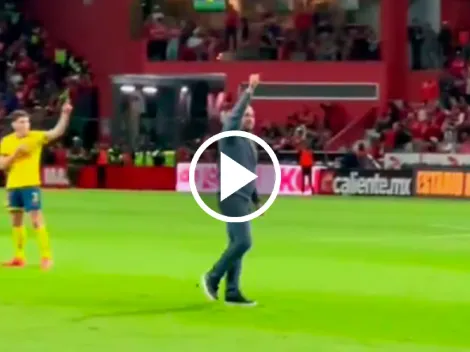 Eufórica celebración de Jardine en la cancha del Toluca