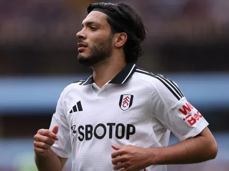 Raúl Jiménez recibe la noticia que lo consolida en el Fulham
