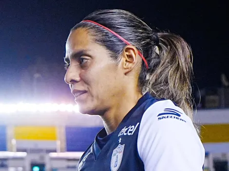 Kenti Robles lanzó seña obscena contra afición del América Femenil