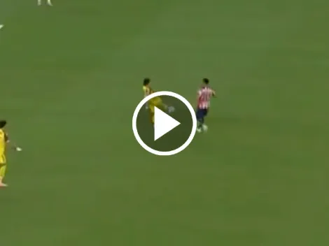 La falla de Cervantes que le dio el gol a Chivas