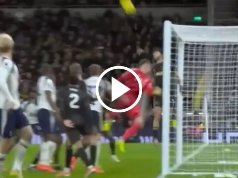 La salvada de Raúl Jiménez que Fulham celebró como un gol