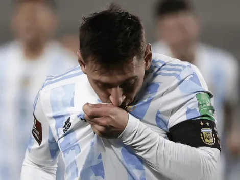 Gol de otro planeta de Messi, como él mismo: caño y al ángulo para abrir el partido