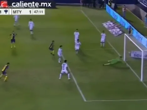 VIDEO | ¿Mala suerte o error propio? El blooper increíble de Andrada en México que terminó con gol en contra