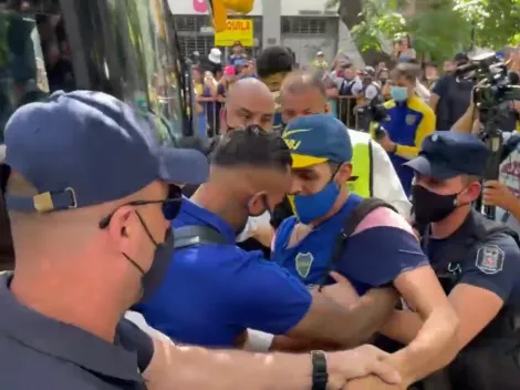 VIDEO | Boca llegó a Mendoza y un hincha se le tiró encima a Sebastián Villa