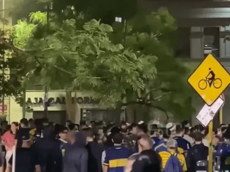 Un hincha de Boca festejó la Copa Argentina saltando arriba de un árbol y el video explotó en las redes