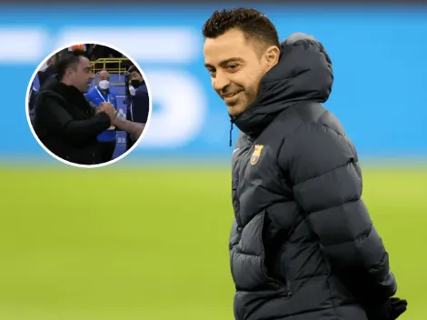 Foto viral: apenas terminó el partido, Xavi fue a felicitar a un juvenil de Boca