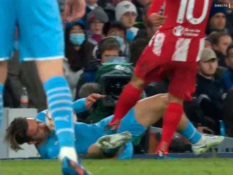 VIDEO | Ángel Correa le pegó un pelotazo en la cara a un futbolista inglés