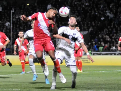 Argentinos tenía el clásico, pero Platense le amargó la noche y le complicó la clasificación