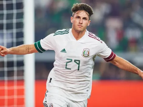 ¿Quién es Santiago Giménez, el argentino que representa a México y sueña con el Mundial?