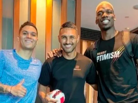 Pogba posó con la camiseta de River y los hinchas se volvieron locos