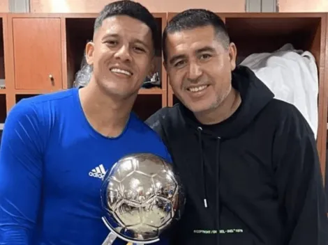 Se supo: la dupla central que sueña Riquelme para 2023 y está cerca de ser una realidad