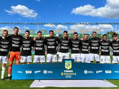 Tras la barbarie, y con una remera particular, el plantel de Gimnasia pidió justicia por Lolo Regueiro