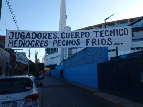 Durísimos pasacalles contra Racing en los alrededores del Cilindro: "Pechos frios"