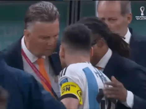 VIDEO | Tuvieron que frenarlo: Messi encaró a Van Gaal y se puso cara a cara tras el triunfo