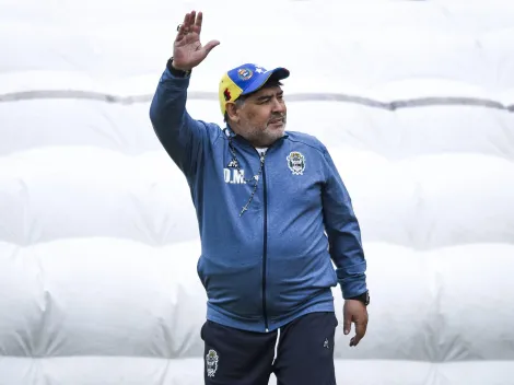 Le hackearon la cuenta de Facebook a Maradona: los disparatados posteos