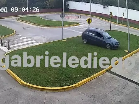 [VIDEO] Rendía examen de manejo, CHOCÓ y VOLCÓ