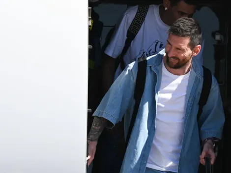 Messi tuvo un problema de papeles en su llegada a China y De Paul le hizo el aguante