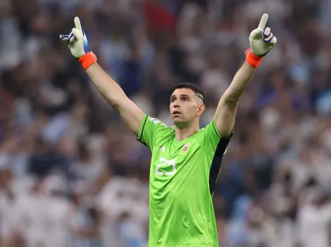 Emiliano Martínez se burló de la Ley anti Dibu: "La hicieron tarde"