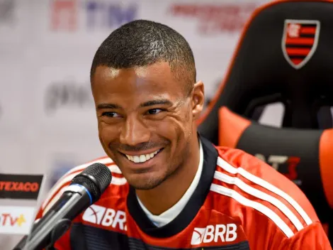 De la Cruz fue presentado en Flamengo y chicaneó a Boca