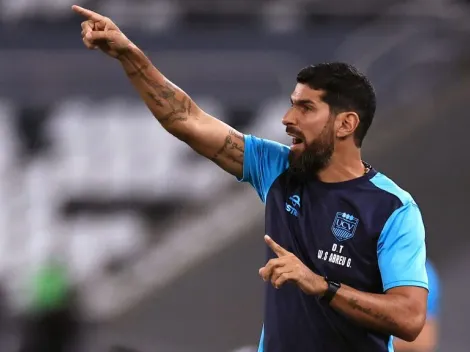 Abreu le pegó a Bielsa por no convocar a Suárez y Cavani