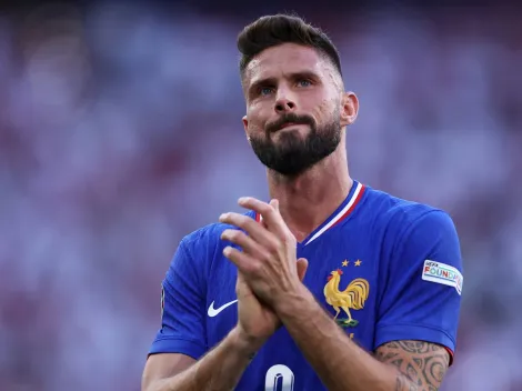 Giroud se volvió viral: ¿usó una camiseta de River en un acto de Francia?