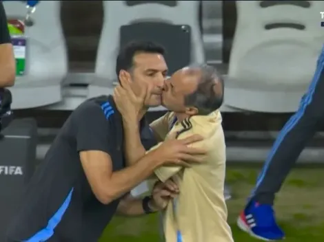 Scaloni habló del beso que le dio el utilero: "No fue consentido"