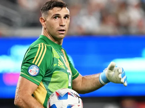 La reacción de Dibu Martínez a una inesperada venta del Aston Villa