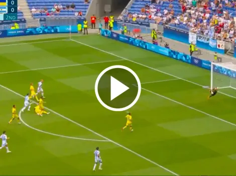 VIDEO | Thiago Almada la agarró atrás de mitad de cancha y convirtió un golazo para Argentina contra Ucrania