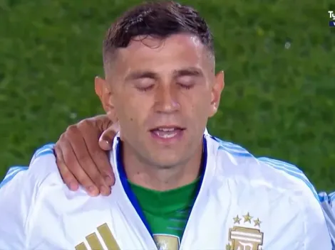 El gesto de Dibu Martínez, De Paul y Enzo Fernández en el himno argentino