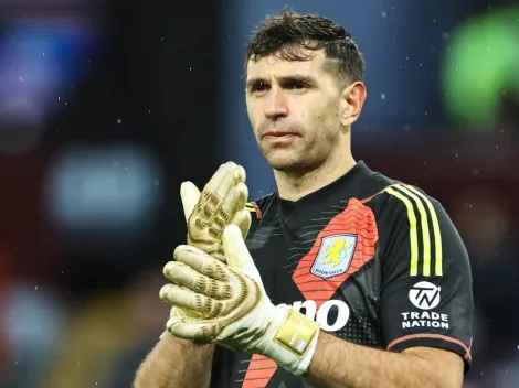 El arquero suplente que le ganó el puesto a Dibu Martínez en el equipo ideal de FIFPro