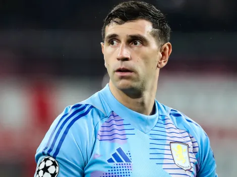 Dibu Martínez consiguió un premio de la Premier League por primera vez y se sorprendió: "Al fin gané uno"