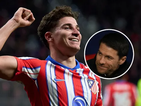 Elogios de Xabi Alonso a Julián Álvarez tras su doblete: "Muy pocos pueden hacer eso"
