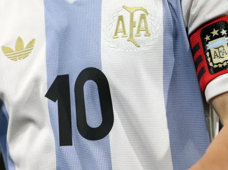 Los hinchas postularon a otro campeón del mundo para que vista la '10'