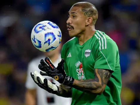 Le perdió en mitad de cancha: el blooper de Ignacio Arce que terminó en un golazo de Instituto vs. Deportivo Riestra