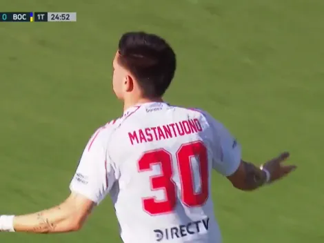 El golazo de tiro libre de Mastantuono en el Superclásico