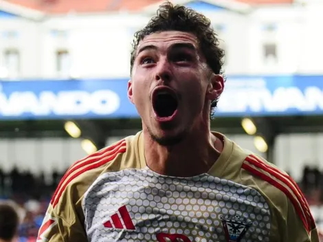 Se fue libre de River, brilla en España, sueña con ascender y en su club le pusieron un curioso apodo: “El Rey del gol”