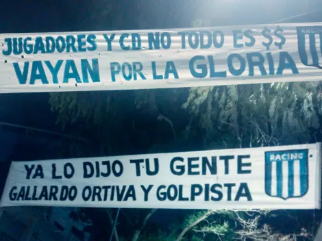 “Gallardo ortiva”: los hinchas de Racing pusieron banderas contra River por la negociación con Maxi Salas