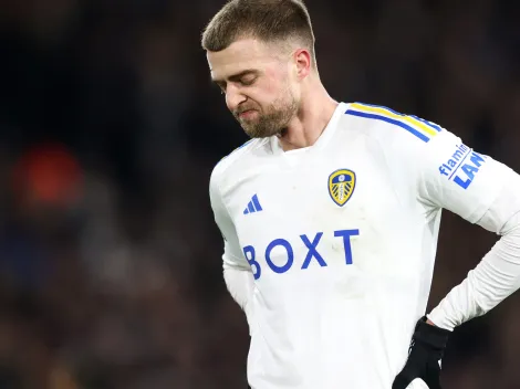 Tiene más de 200 partidos con el club, acaba de ascender a la Premier y su DT lo borró: “Le avisé que no entra en mis planes”