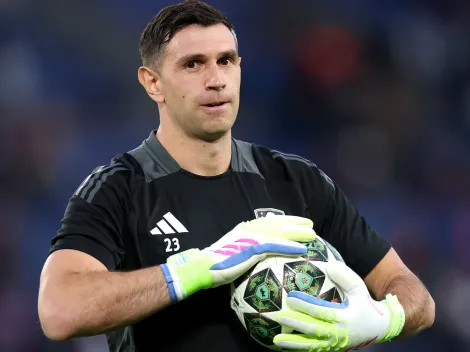 Dibu Martínez pierde un compañero con el que compartió más de 120 partidos y 4 años en Aston Villa