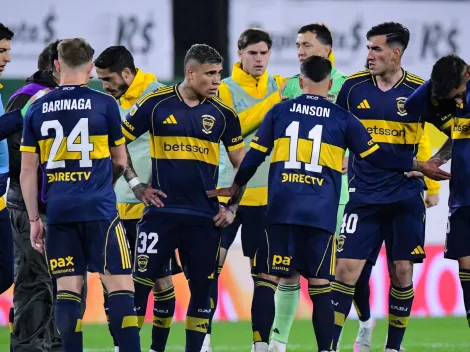 García y Martegani, afuera del banco de suplentes de Boca ante Newell's